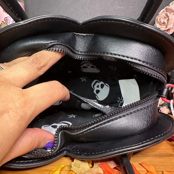 Betsey Johnson heart shaped bag❤️ - Picture 9 of 10